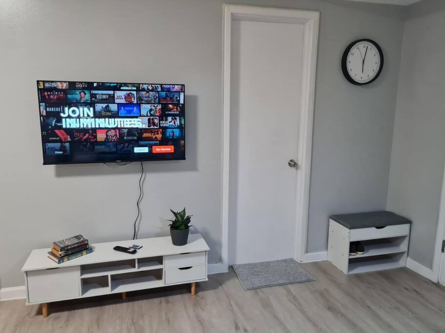 Homey Unit In Bgc - B Soma Nt Manila